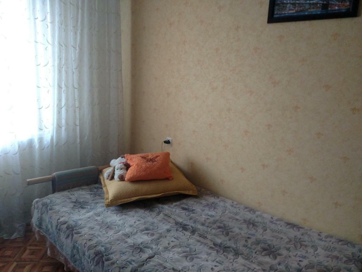 Двокімнатна Квартира Yuzhne Exterior foto